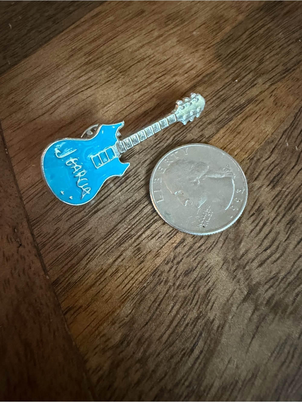 Jerry Garcia Of the Grateful Dead Commemorative Blue Guitar Lapel Pin - Picture 3 of 4